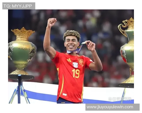 德拉富恩特盛赞亚马尔有潜力成为足球传奇如C罗和梅西 德拉富恩特盛赞亚马尔有潜力成为足球传奇如C罗和梅西