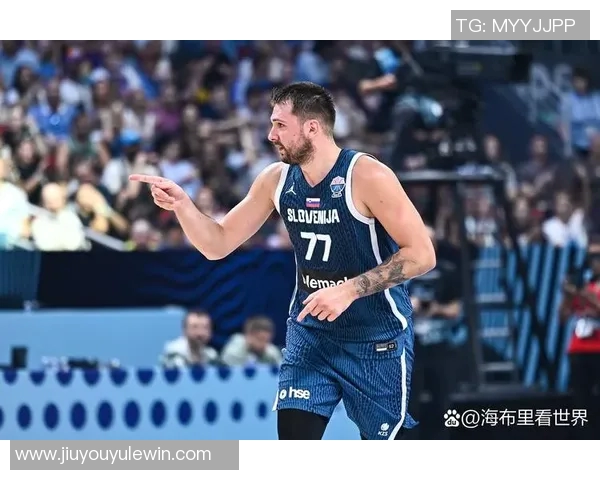 东契奇赛后拒绝媒体采访引发热议手感冰冷成焦点